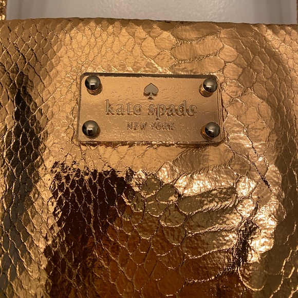 KATE SPADE - Gold Metallic Large Tote - Picture 2 of 7